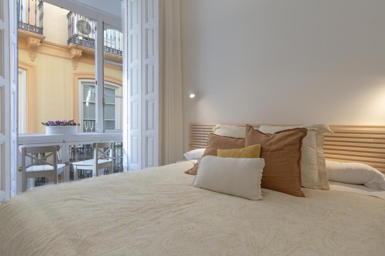 Puerta De Larios: Central Three-Bedroom Apartment With Balconies And Patio Málaga Exterior foto