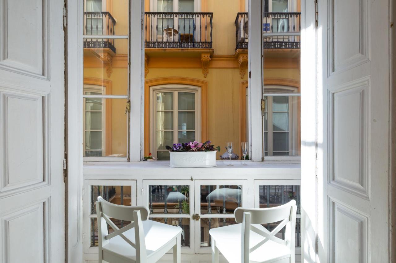 Puerta De Larios: Central Three-Bedroom Apartment With Balconies And Patio Málaga Exterior foto