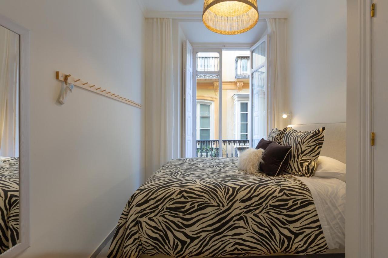 Puerta De Larios: Central Three-Bedroom Apartment With Balconies And Patio Málaga Exterior foto