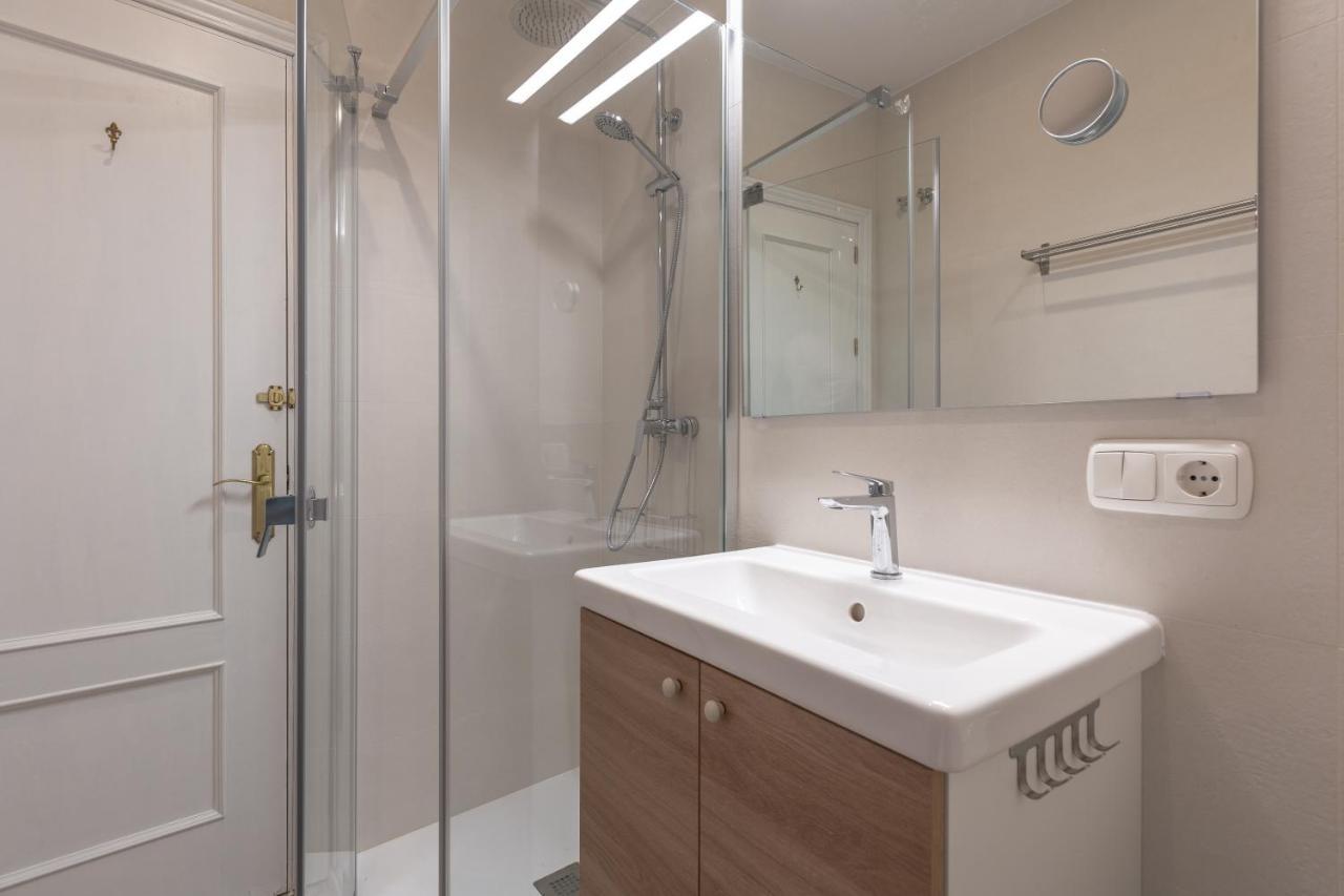 Puerta De Larios: Central Three-Bedroom Apartment With Balconies And Patio Málaga Exterior foto