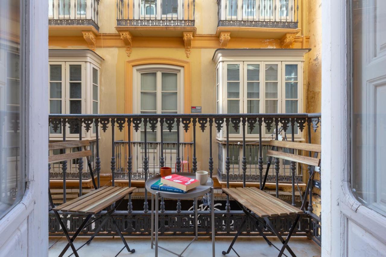 Puerta De Larios: Central Three-Bedroom Apartment With Balconies And Patio Málaga Exterior foto