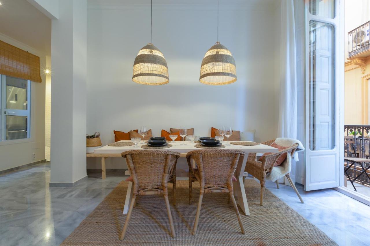 Puerta De Larios: Central Three-Bedroom Apartment With Balconies And Patio Málaga Exterior foto